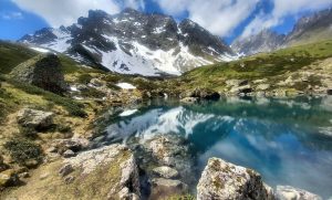 Blue lake, Chaukhebi